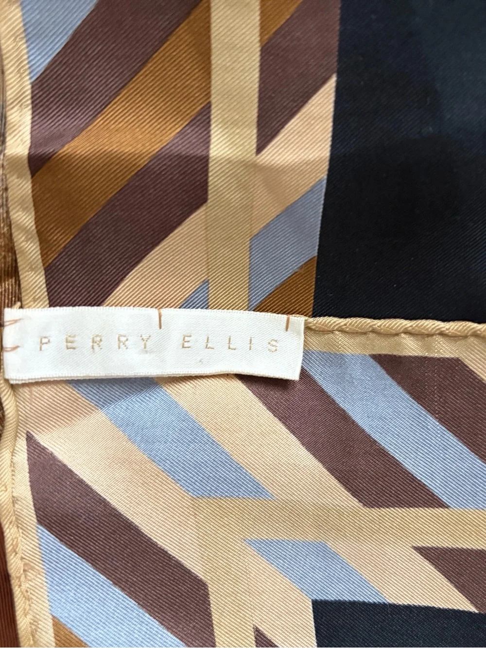 Vintage Perry Ellis 100% Silk Autumn Leaves Square Scarf 35